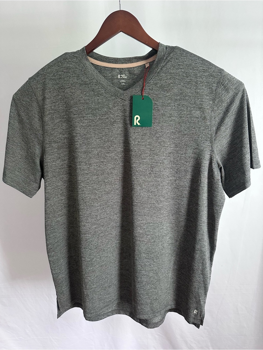 Men's V-Neck Short Sleeve Tee in Heather Gray